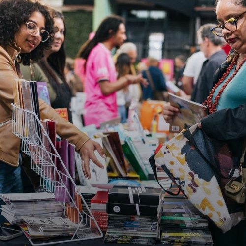 A Flipei venceu! Festival de livros que enfrentou a censura bate recordes de público e vendas 📚💖