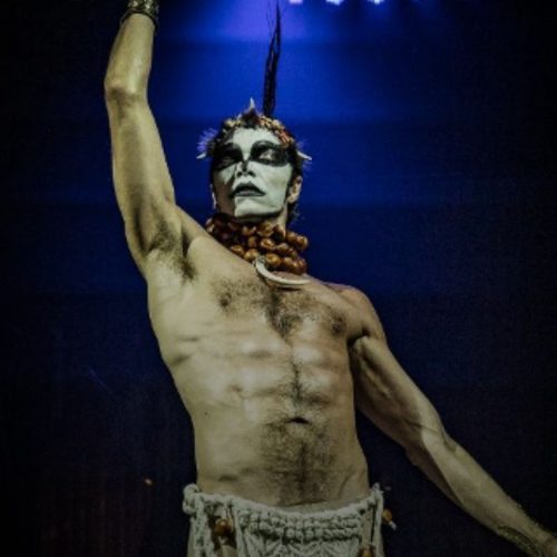 Assistido por mais de 70 mil pessoas, premiado musical Ney Matogrosso – Homem com H volta aos palcos do Teatro