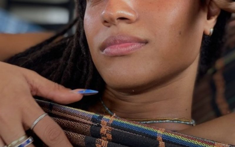 Geni e o Zepelim: filmagens na Amazônia começam com atriz trans Ayla Gabriela