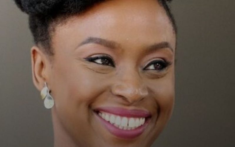 Fronteiras do Pensamento: venda de novos ingressos é aberta para palestra de Chimamanda em SP