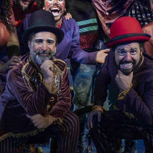 Com parte o elenco feminino: o espetáculo ‘Caravana Zona Leste’ celebra a arte e a força das periferias 💖🎪