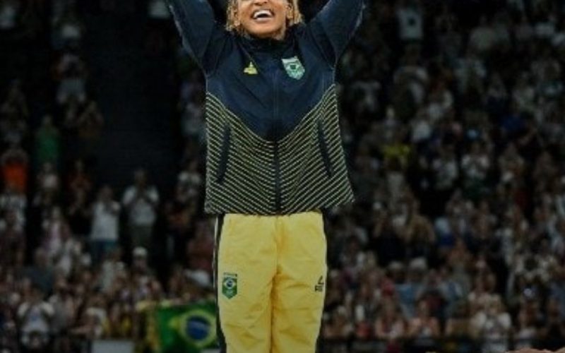 Foto capa:  Gabriel BOUYS / AFP