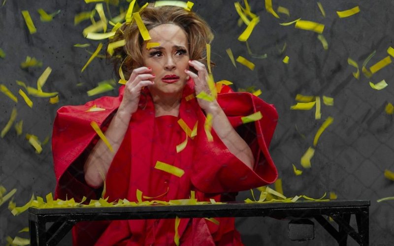 Gabriela Duarte volta com solo que desvenda a identidade e a alma feminina 🎭