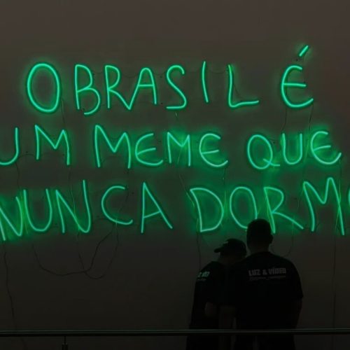Exposição sobre memes no CCBB SP tem curadoria feminina e grandes artistas 💖😂