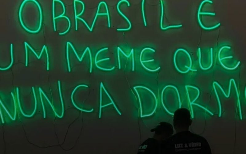Exposição sobre memes no CCBB SP tem curadoria feminina e grandes artistas 💖😂