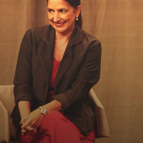 Flavia Garrafa em SP: rindo e refletindo com “Fale Mais” e “Faça Mais” no MorumbiShopping! 🎭🛋️