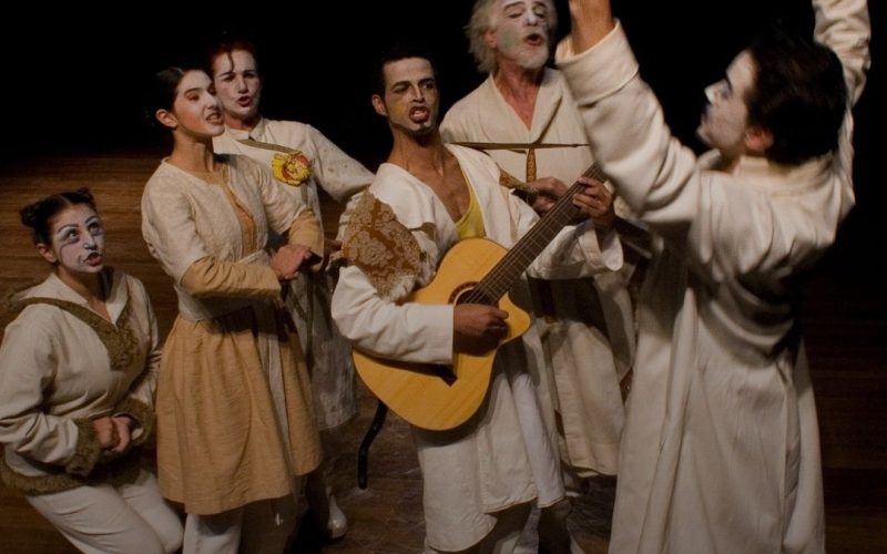 Cia. Paideia: 25 Anos de teatro que transforma! Livro revela segredos e emoções dos palcos 🎭📚