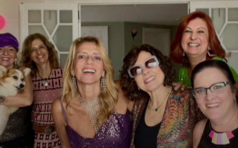 ‘Temos fome, somos loucas’: o livro que celebra a união e a força de um clube de leitura feminino 💖📖