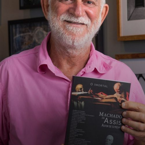 Machado de Assis e Freud: desvende a genialidade psicológica do escritor em leitura comentada online! 🤯📚