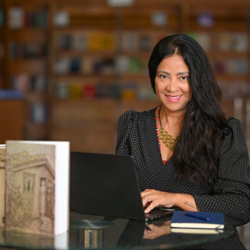 Adaptação estrelada por Marcélia Cartaxo aborda protagonismo feminino no sertão