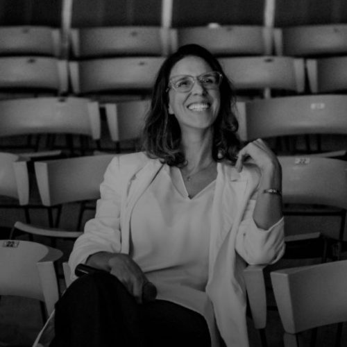 DRAMA TALKS: Daniela Stirbulov fala sobre liderença, ética e o espaço da mulher na direção teatral