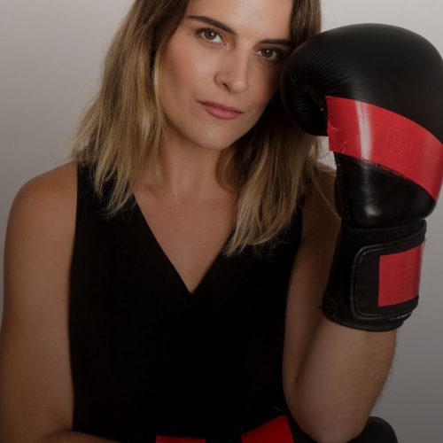 Bruna Thedy em Cock no Teatro Vivo: foco na cena feminina