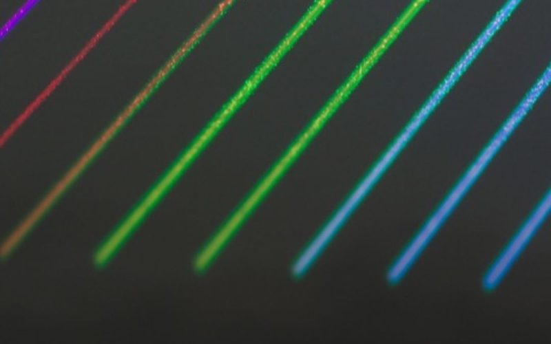 Céu de São Paulo iluminado: festival de luzes chega com prévias gratuitas e lasers no fim de semana! ✨🌃
