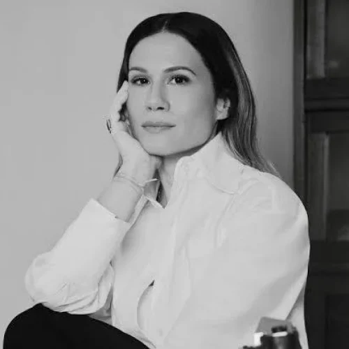 Marianna Brennand reinterpreta Chico Buarque em ‘Leve Chico’