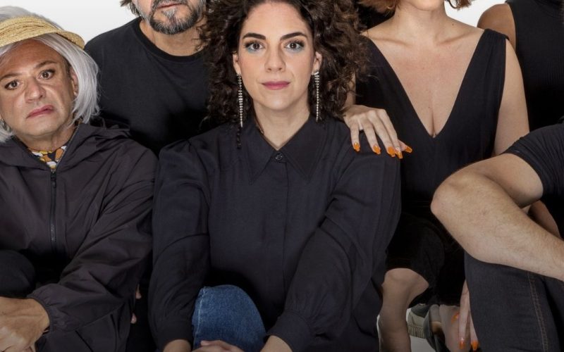 Martha Nowill e Dani Angelotti lideram comédia com Zeca Baleiro ao vivo